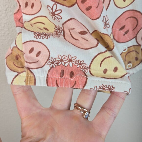 Smile Face Romper Hippie Baby Bodysuit 6 Months Pink White and Brown - Picture 3 of 8